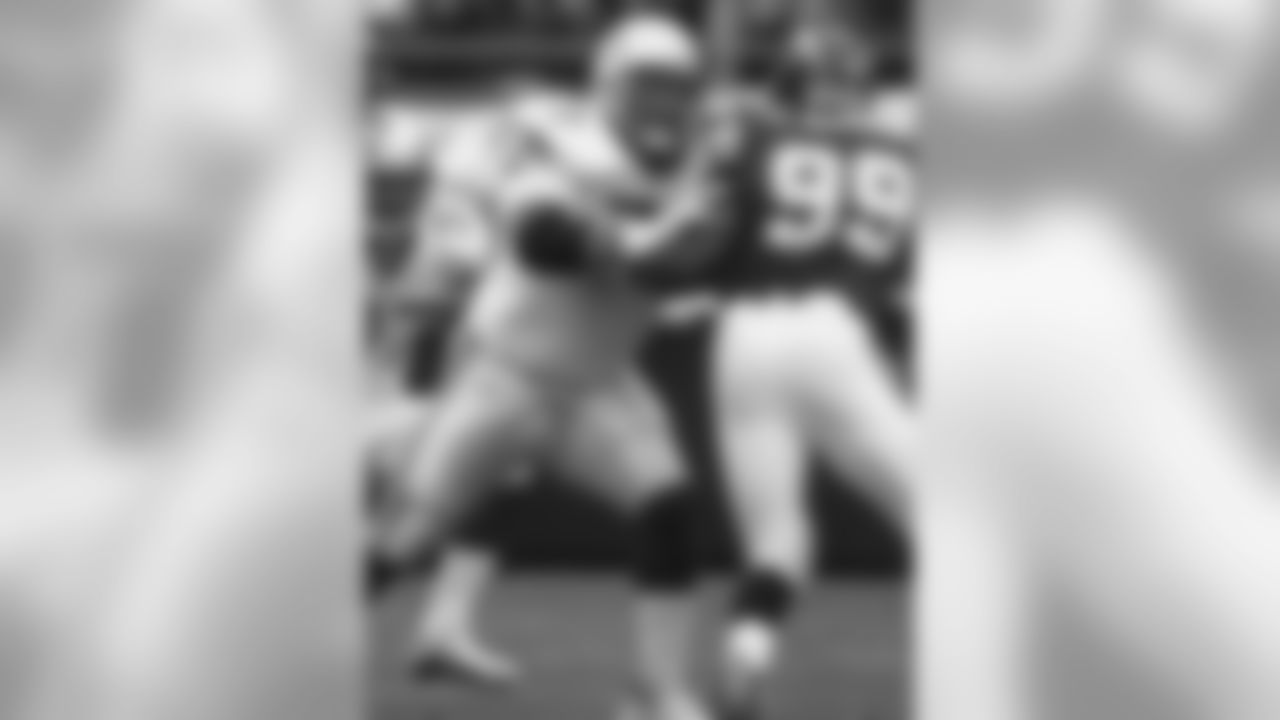 Walter Jones at Qualcomm Stadium in San Diego