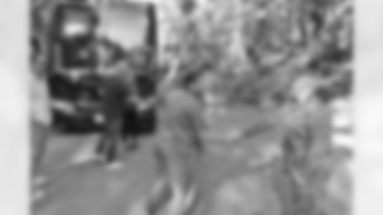 Seahawks-John-Schneider-Salute-To-Service-20220907_09-49-21_