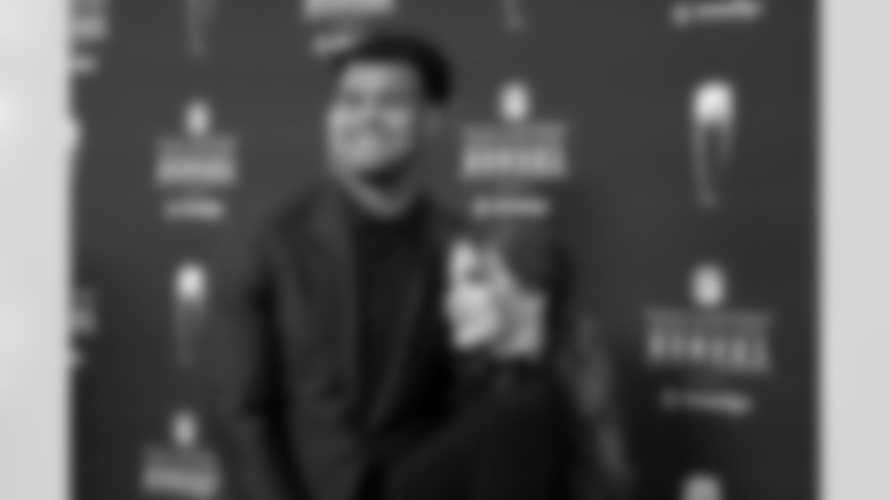 San Francisco 49ers defensive end Arik Armstead (91) and Mindy Sittinpretty at the 2022 NFL Honors, Thursday, Feb. 10, 2022, in Inglewood, Calif. (Mikey Owens/NFL)