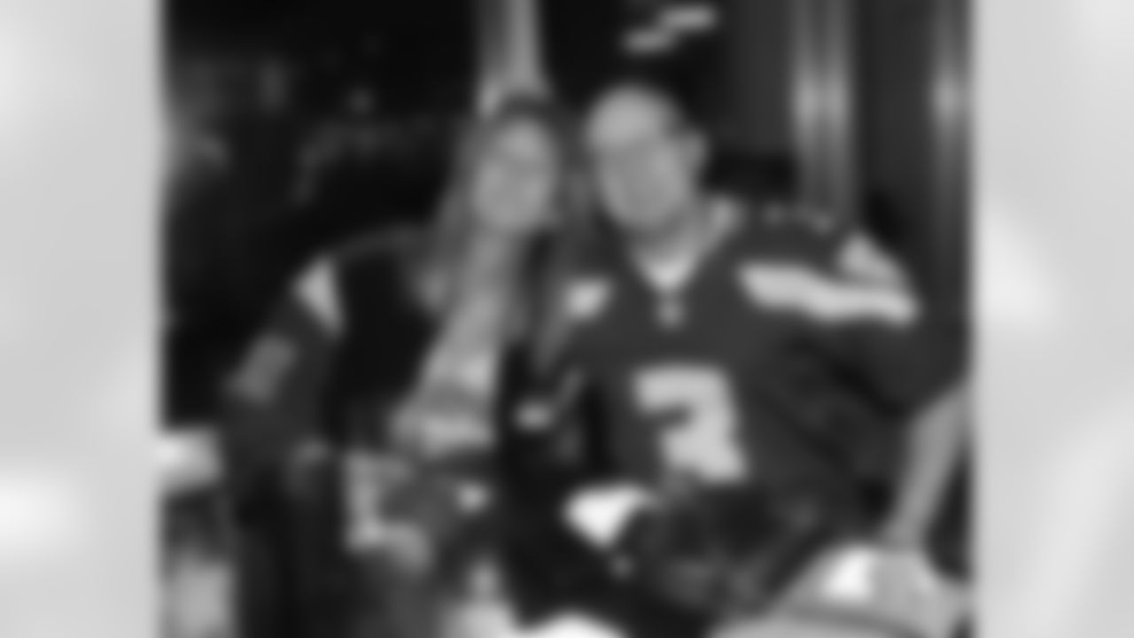 [October 25, 1998]: Seahawks 27- Chargers 20Seattle Seahawks running back Ahman Green runs for yardage against the San Diego Chargers during an NFL football game on October 25, 1998 in San Diego. The Seahawks won 27-20. (AP Photo/G. Newman Lowrance)