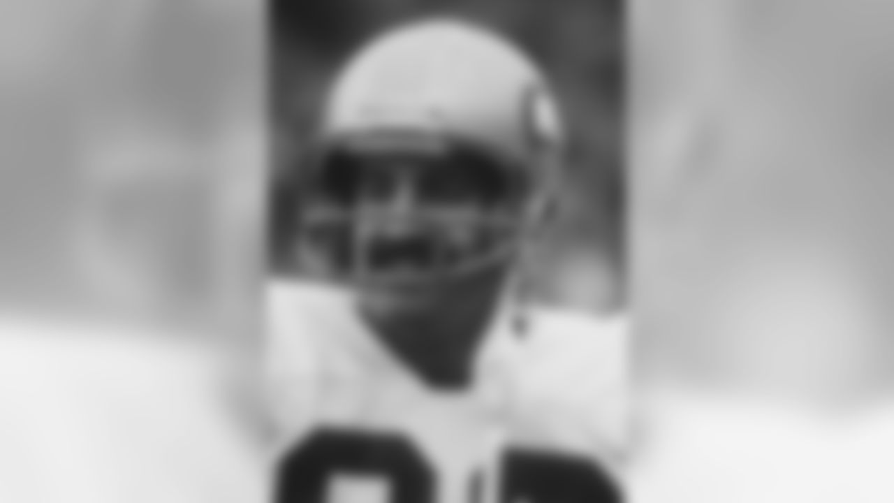 ThroughTheYears_SteveRaible-Raible Sideline closeup