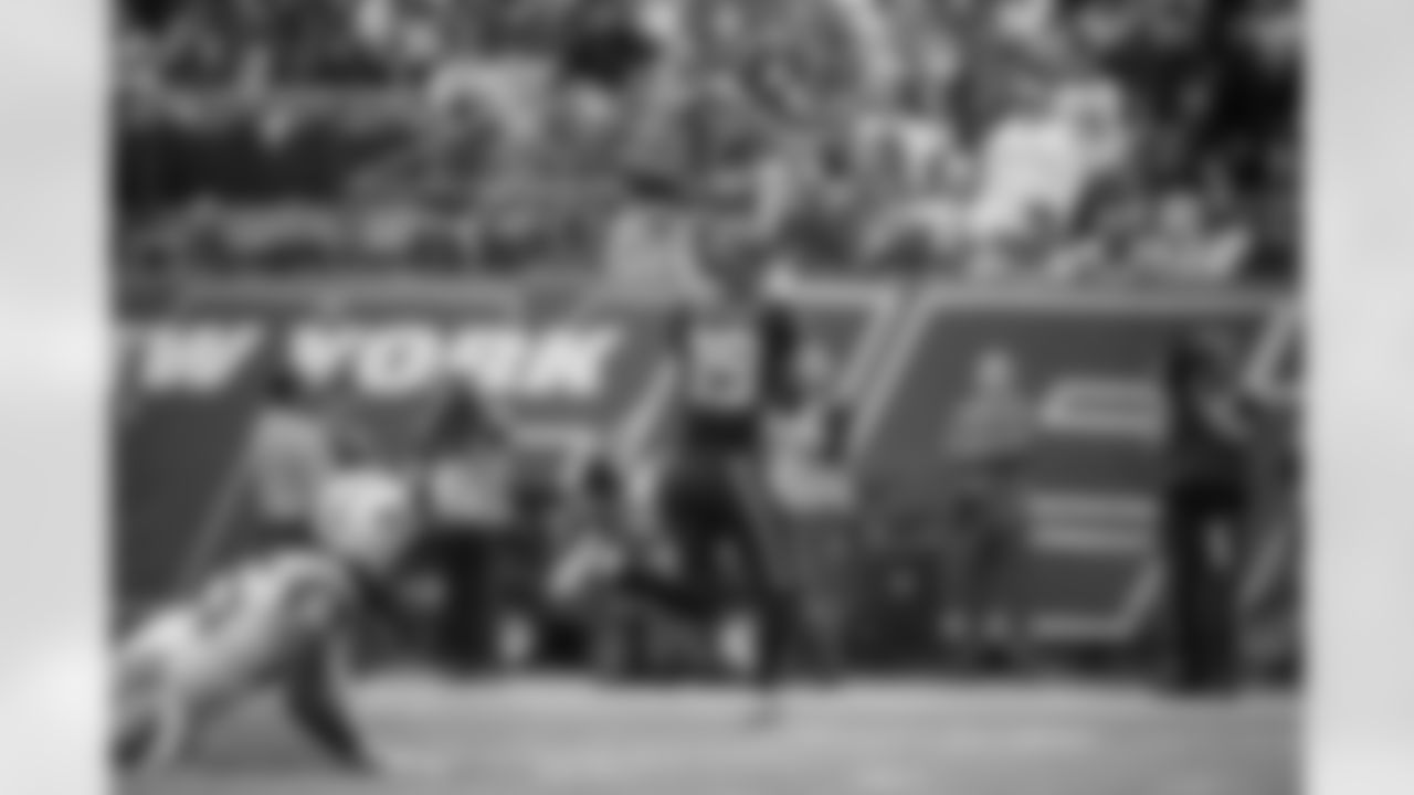 Seattle-Seahawks-Through-The-Years-New-York-Jets-20161002_11-02-09_8256