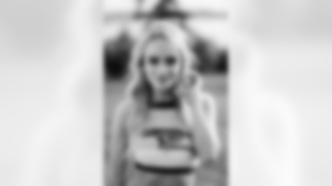 201106-dancers-shayne-action-06