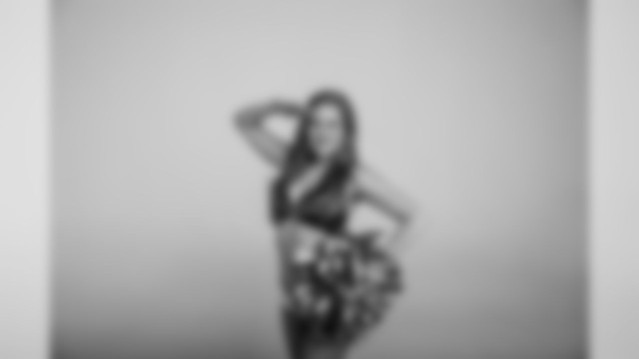 seagals_showgroup_jhg-83_0.jpg