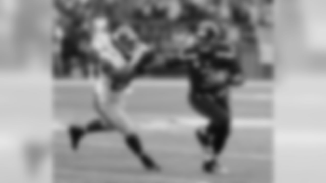 russellwilson_running-25.jpg