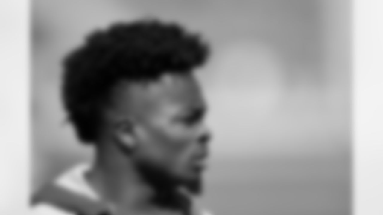 San Francisco 49ers wide receiver Marquise Goodwin warms up before an NFL football game against the Pittsburgh Steelers in Santa Clara, Calif., Sunday, Sept. 22, 2019. (AP Photo/Tony Avelar)