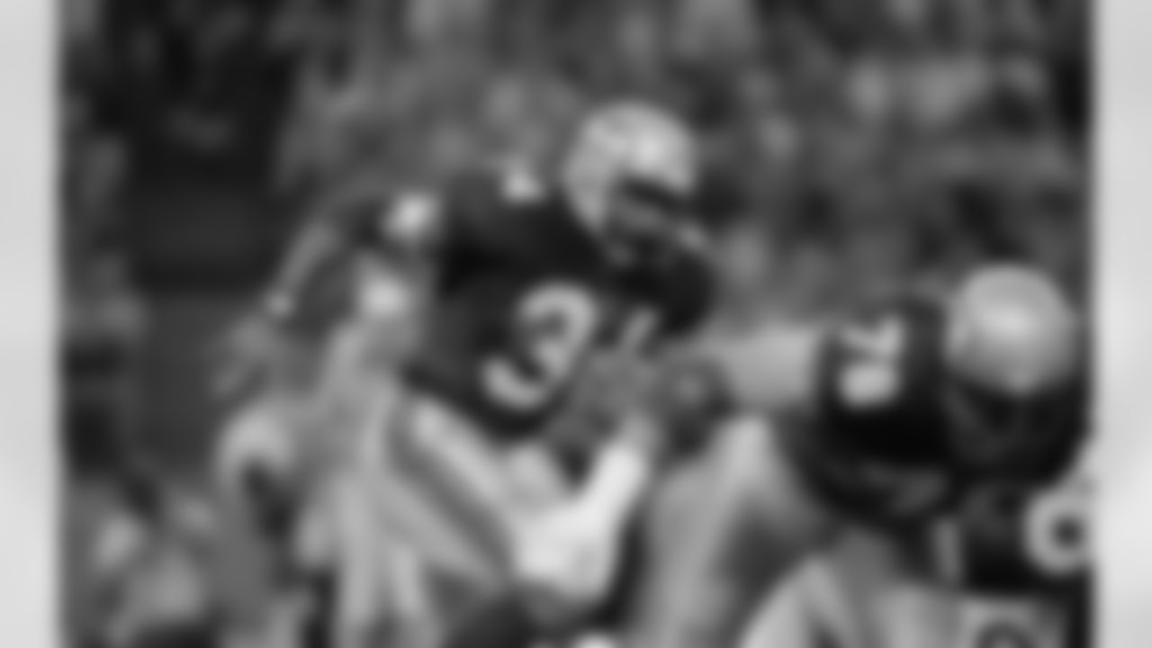 Seahawks-Franco-Harris-Through-The-Years-19840923_09-07-14_15