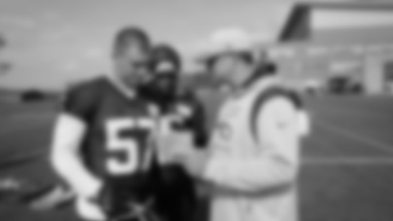 Seahawks-Top-Shots-Cody-Barton-20220915_14-53-24_04805