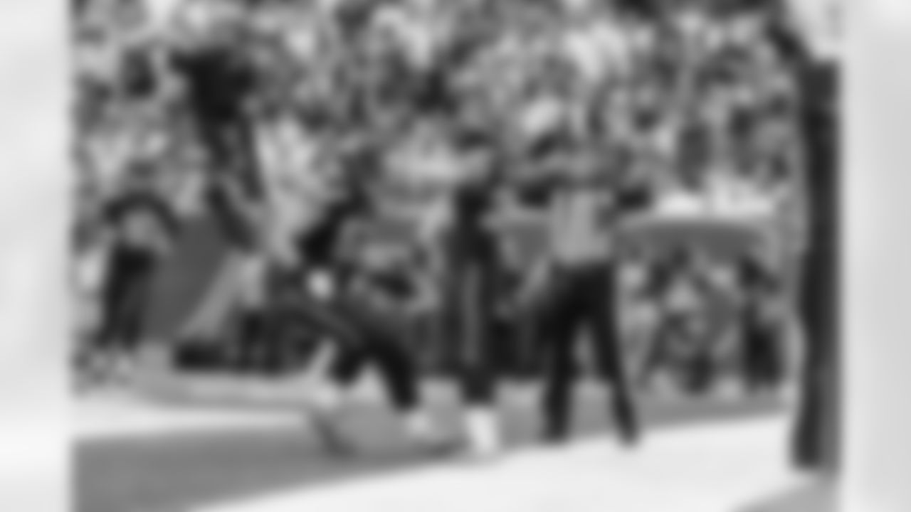 Seattle-Seahawks-Through-The-Years-New-York-Jets-20161002_13-46-38_0521
