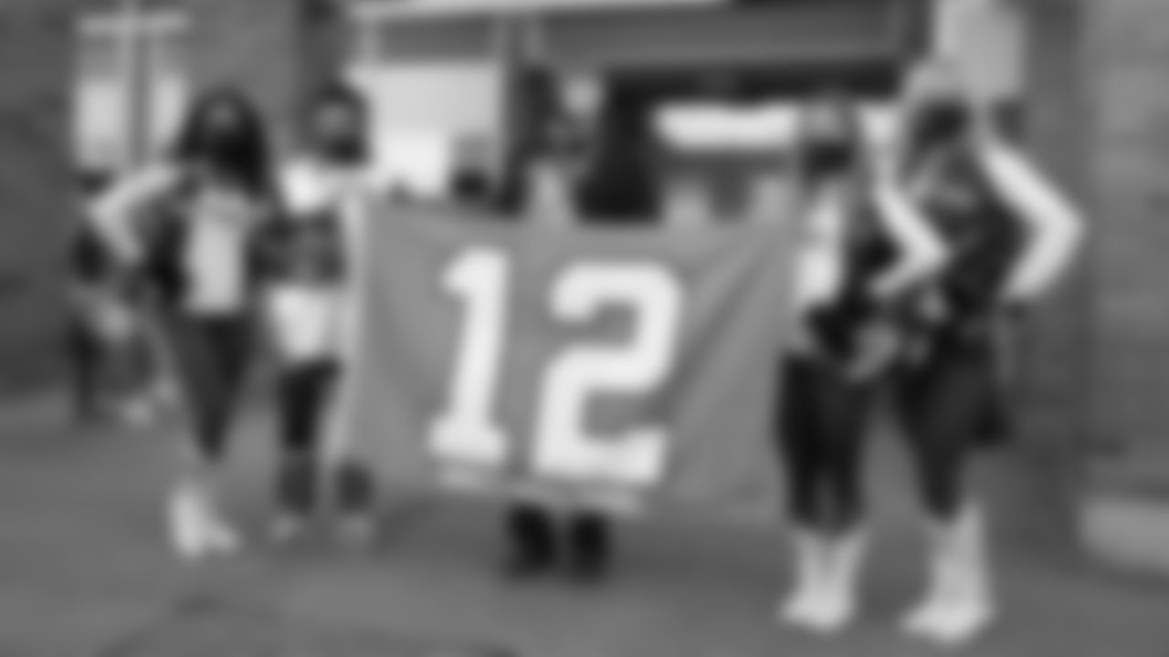 The Seahawks surprised students on their way to school before their first day of the 2021 school year.