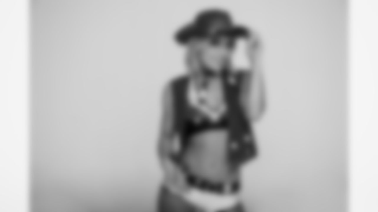 seagals_showgroup_jhg-87_0.jpg