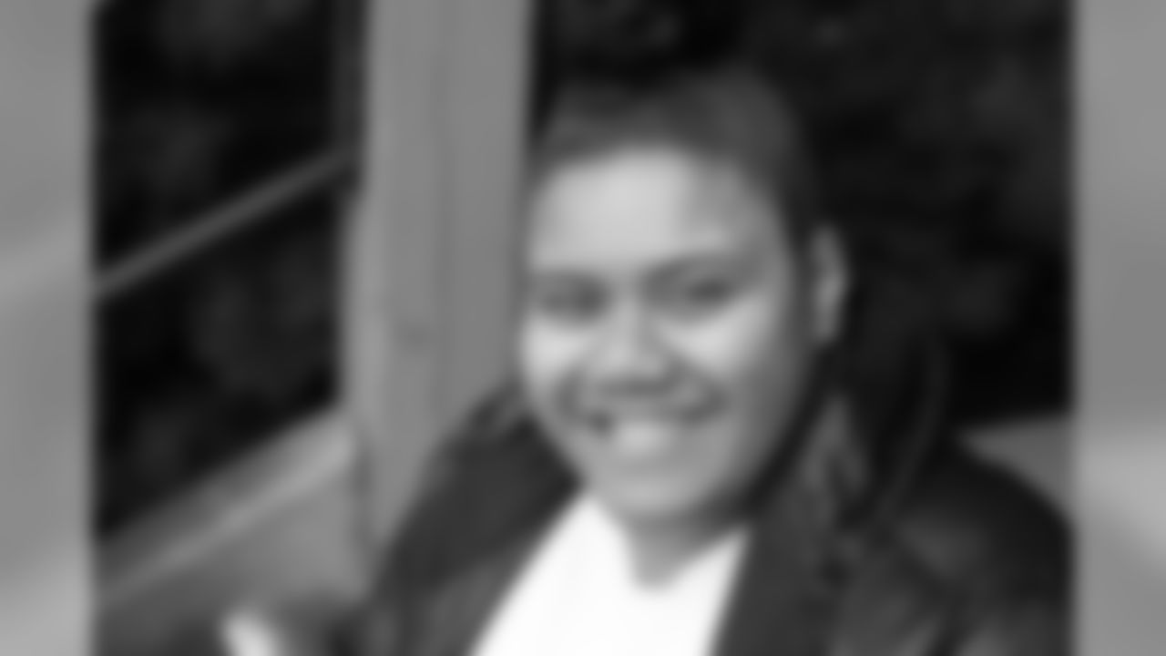 Adriana (18)
My time with OFM is making an impact on my future by giving me the chance to get out of my comfort zone & really connect with people outside of the Polynesian community & its awesome! Rather than wasting time talking about meaningless things we talk about how to better our Polynesian Environment all around places & fully accepting them for the way they are, no judgement & all.