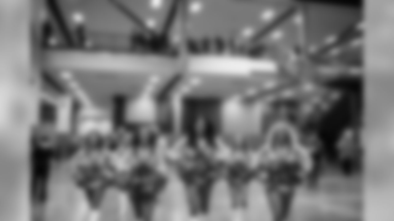 20171120_seagals_falcons_janegphoto-19.jpg