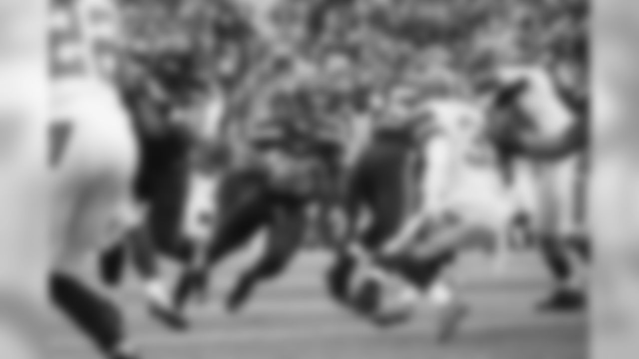Seahawks running back Bryce Brown looks for a hole in the red zone.