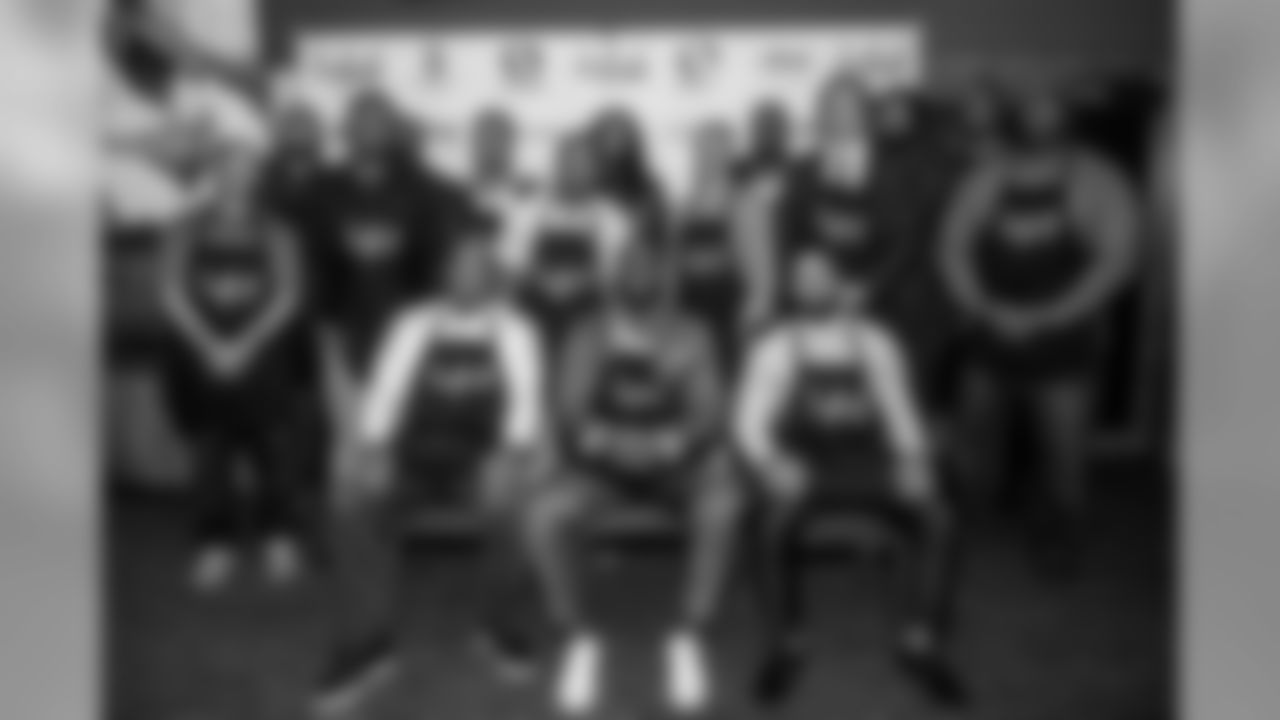cliff_avril_charity_dining_2017_1202.jpg