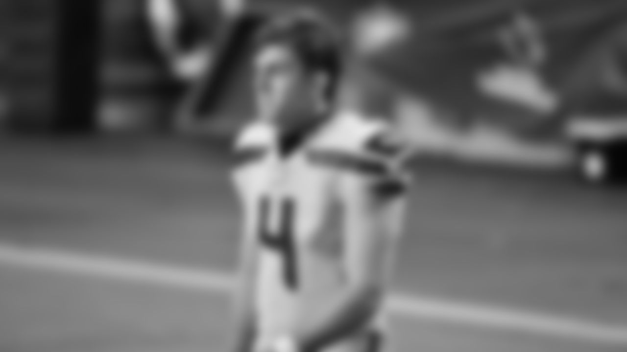 Seattle Seahawks punter Michael Dickson (4) warms up before an NFL football game against the Arizona Cardinals on Sunday, October 25, 2020 in Glendale, Arizona. (Alika Jenner/NFL)