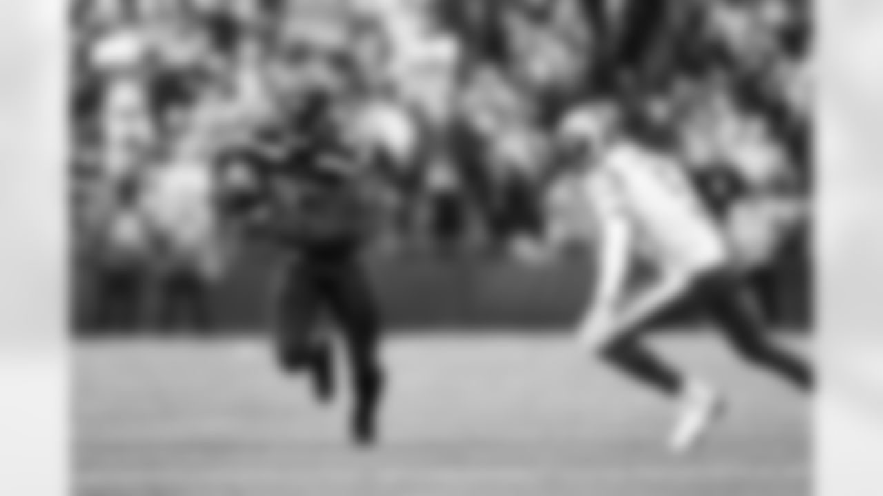 Seahawks-The-Sound-Behind-The-Scenes-20230108_15-52-06_9349