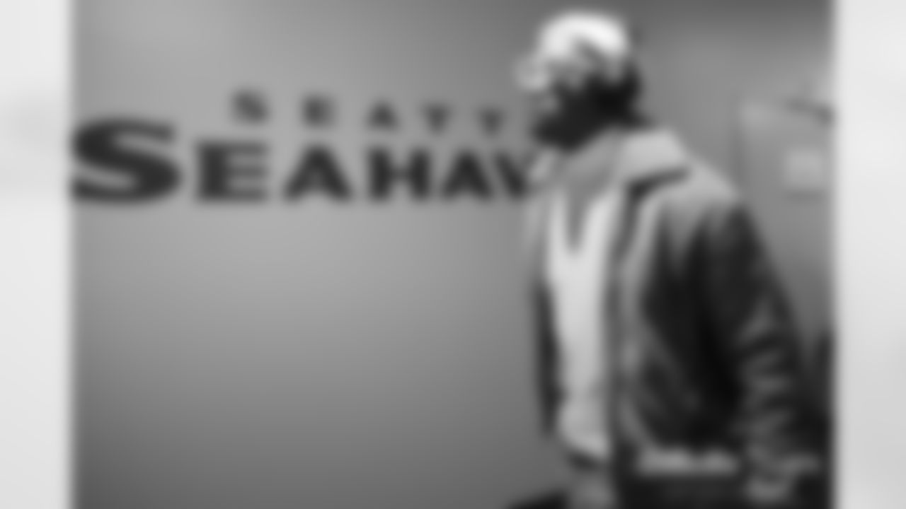 Seahawks players depart for Allianz Arena in Munich, Germany on November 13, 2022.