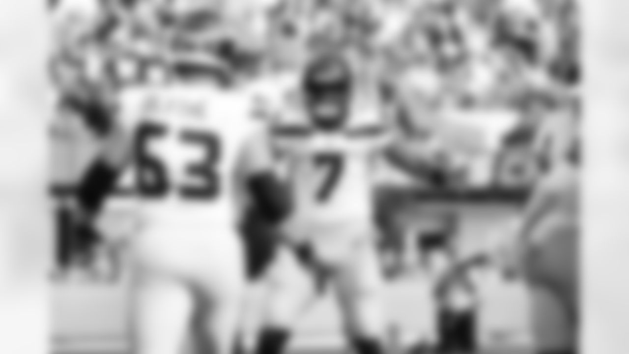 The best photos of Seahawks quarterback Geno Smith from the 2022 season.