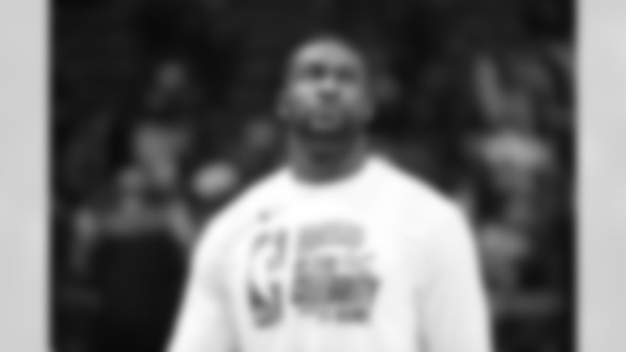 SALT LAKE CITY, UT - FEBRUARY 17: DK Metcalf #14 of Team Dwyane warms up before Ruffles NBA All-Star Celebrity Game as part of 2023 NBA All Star Weekend on Friday, February 17, 2023 at the Jon M. Huntsman Center in Salt Lake City, Utah. NOTE TO USER: User expressly acknowledges and agrees that, by downloading and/or using this Photograph, user is consenting to the terms and conditions of the Getty Images License Agreement. Mandatory Copyright Notice: Copyright 2023 NBAE (Photo by Stephen Gosling/NBAE via Getty Images)