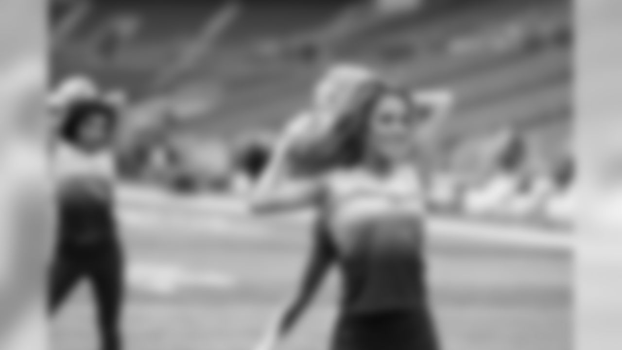 20171001_seagals_colts_janegphoto-19_0.jpg