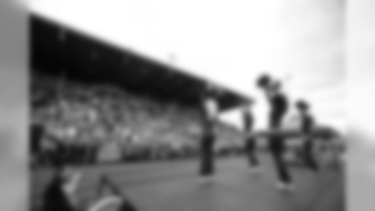 [November 27, 2008]: Cowboys 34- Seahawks 9Seattle Seahawks cornerback Marcus Trufant, right, intercepts a pass that was intended for Dallas Cowboys wide receiver Terrell Owens, center, as Seahawks safety Brian Russell, left, defends during the third quarter of an NFL football game Thursday, Nov. 27, 2008, in Irving, Texas. (AP Photo/Tony Gutierrez)