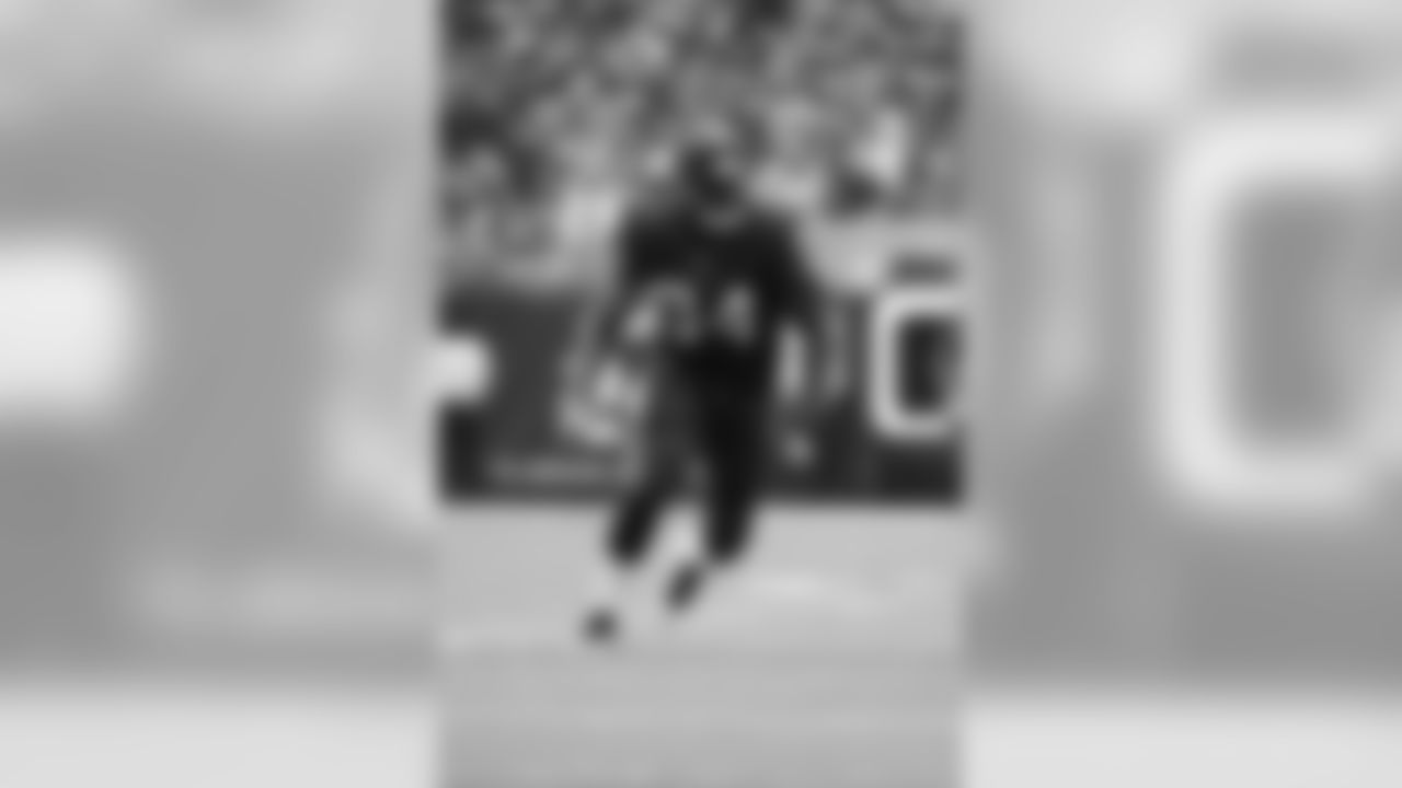 Houston Texans linebacker Ufomba Kamalu (94) rushes during a regular season Week 6 NFL football game between the Cleveland Browns and the Houston Texans on Sunday October 15, 2017 in Houston. The Texans beat the Browns 33-17 (Matt Patterson via AP)