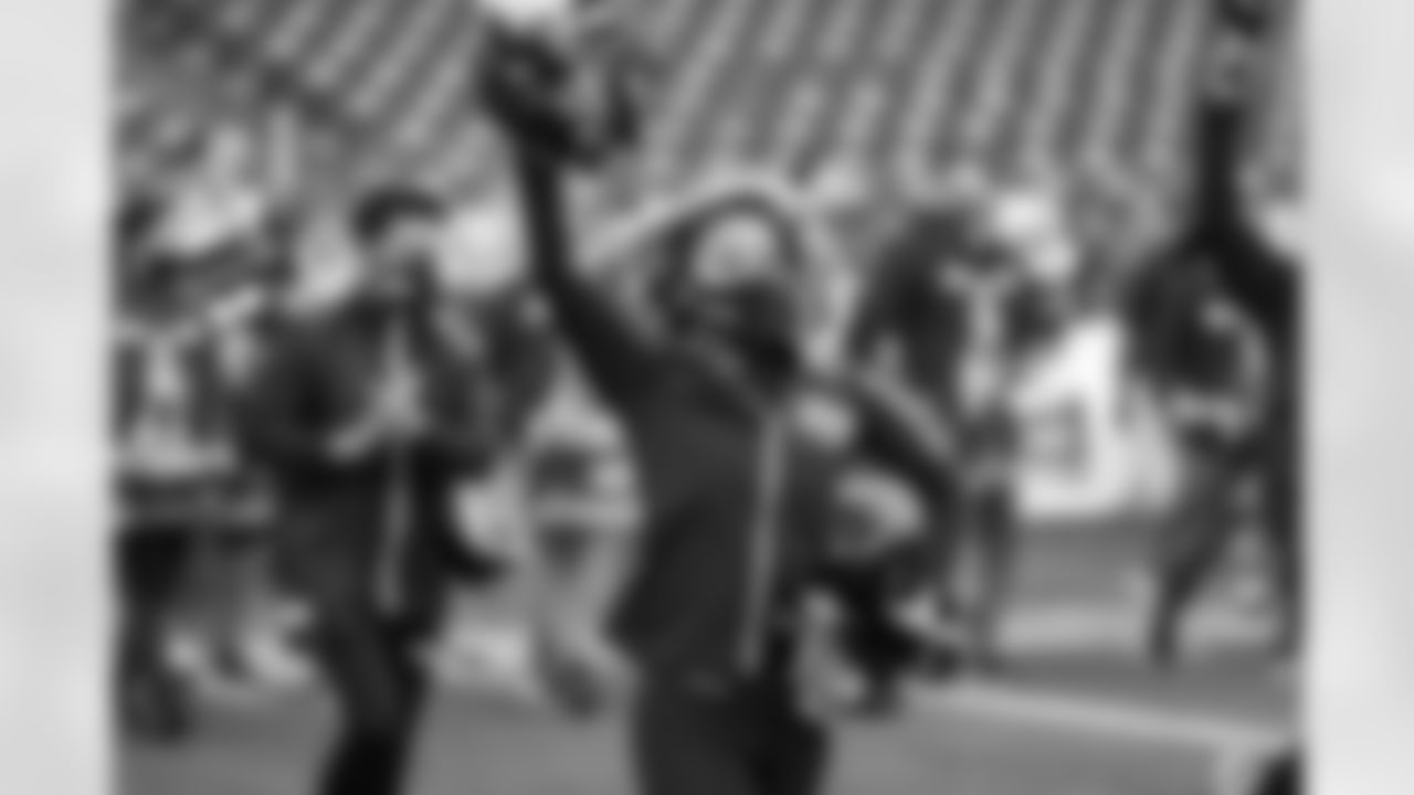 Seahawks-Dancers-Backstage-Pass-202110311019417954