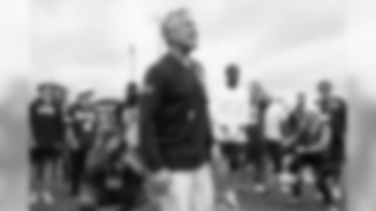 Seattle Seahawks head coach Pete Carroll huddles the team during the NFC practice for the 2020 NFL Pro Bowl football game, Thursday, Jan. 23, 2020 in Orlando, Fla. (Cooper Neill/NFL)