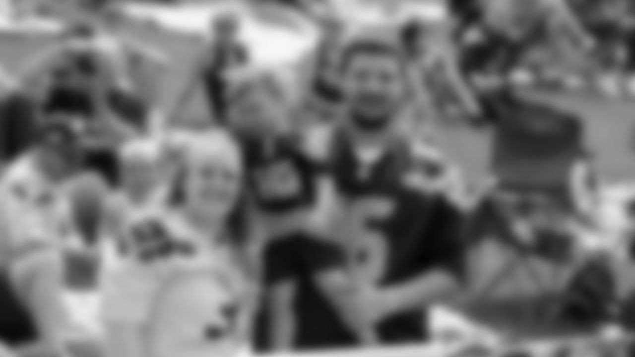 20210803_TRAINING_CAMP_FANS_CT100042