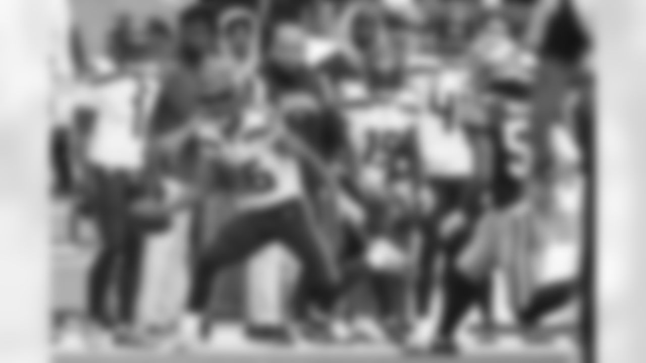 The best photos of Seahawks wide receiver Tyler Lockett from the 2022 season.