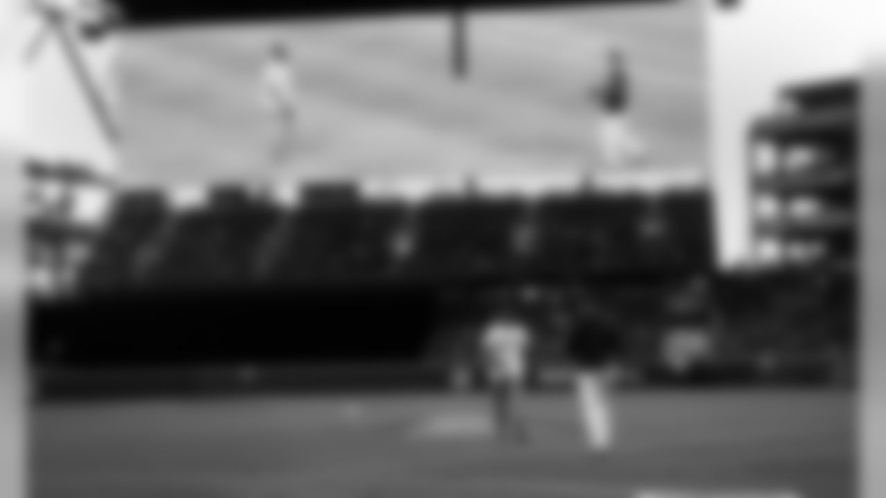 cst_ek2v0369_0.jpg