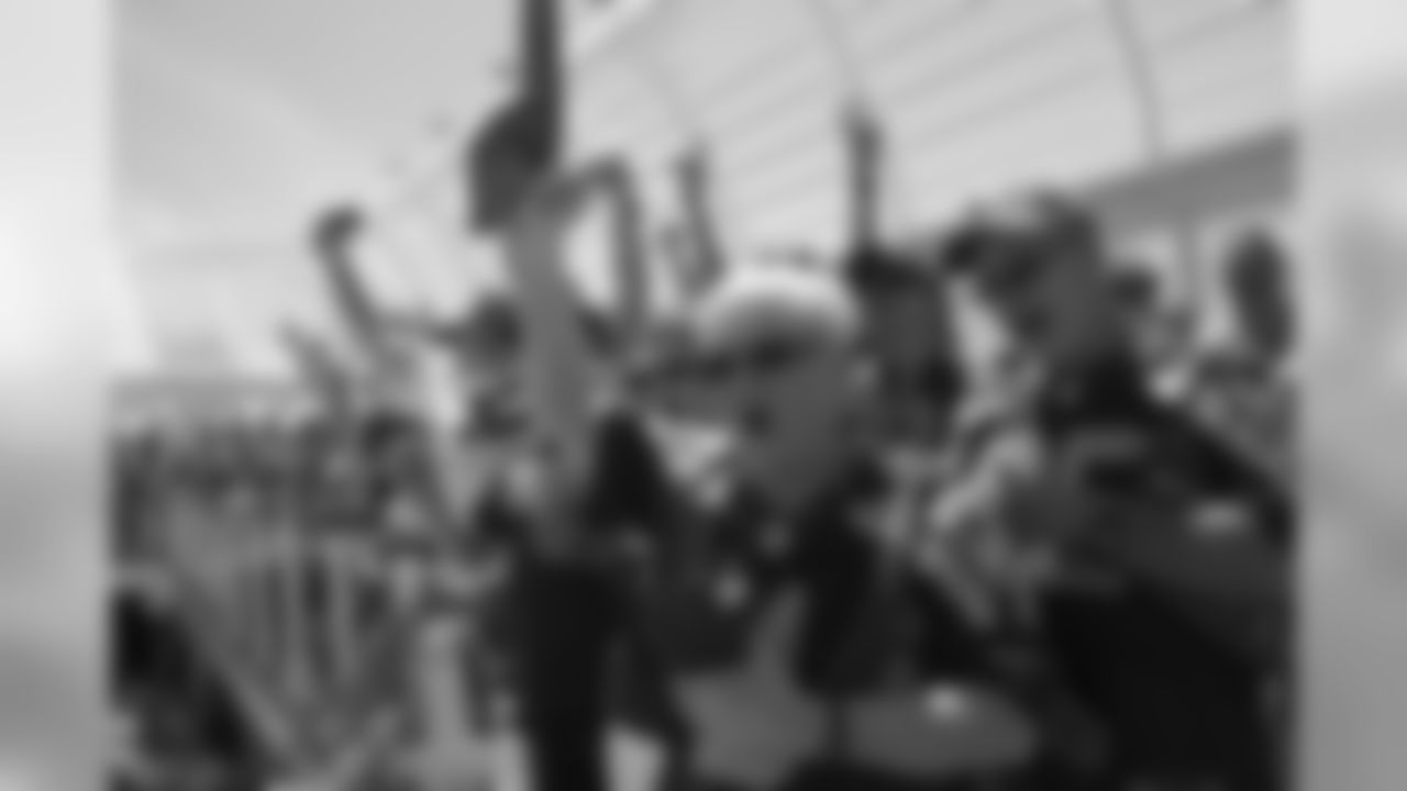 princess-cruises-seahawks-04.jpg