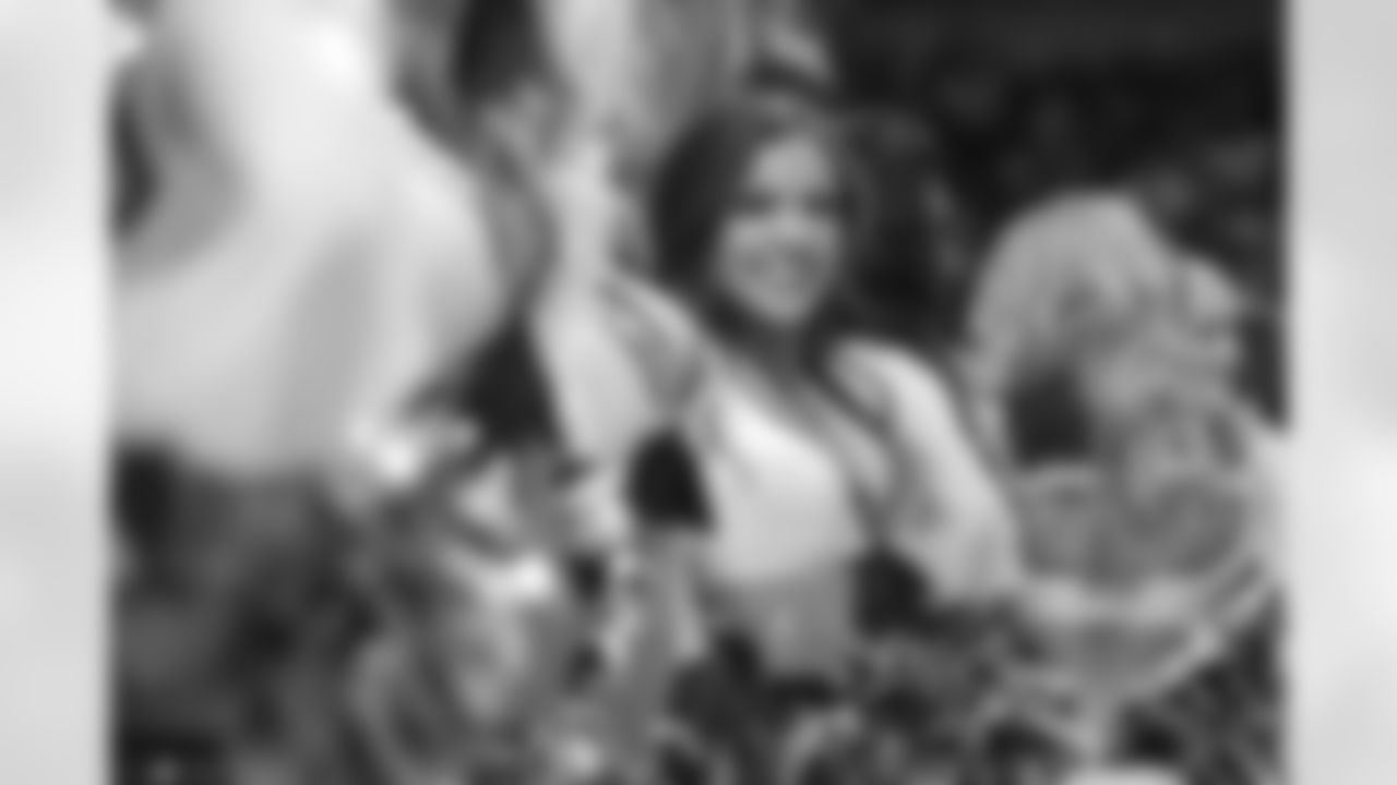 [January 6, 2007]: Seahawks 21 – Cowboys 20 (NFC Wild Card Game)Dallas Cowboys quarterback Tony Romo (9) mishandles the snap on the game-winning field goal during an NFL game against the Seattle Seahwaks, Jan. 6, 2007 in Seattle. (AP Photo/ Greg Trott)