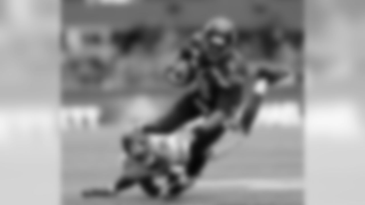 russellwilson_running-24.jpg