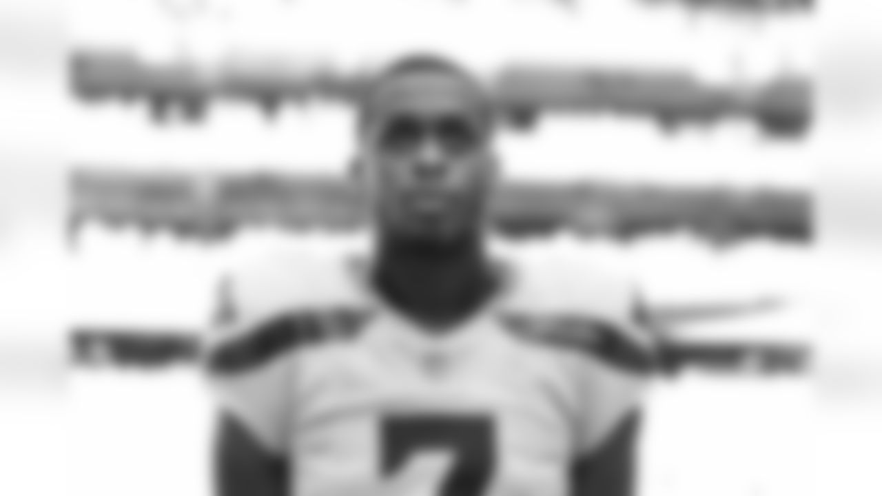 The best photos of Seahawks quarterback Geno Smith from the 2022 season.
