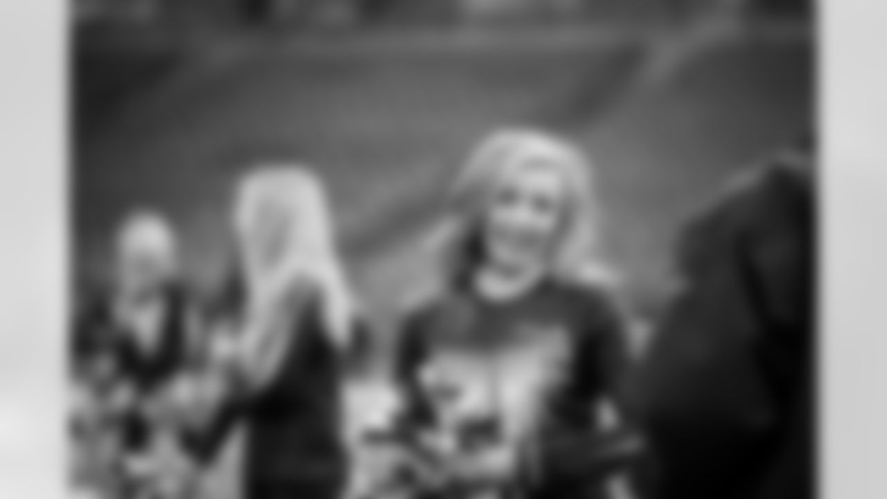 temp20150118_Seahawks_SeaGals_JHG-15.jpg