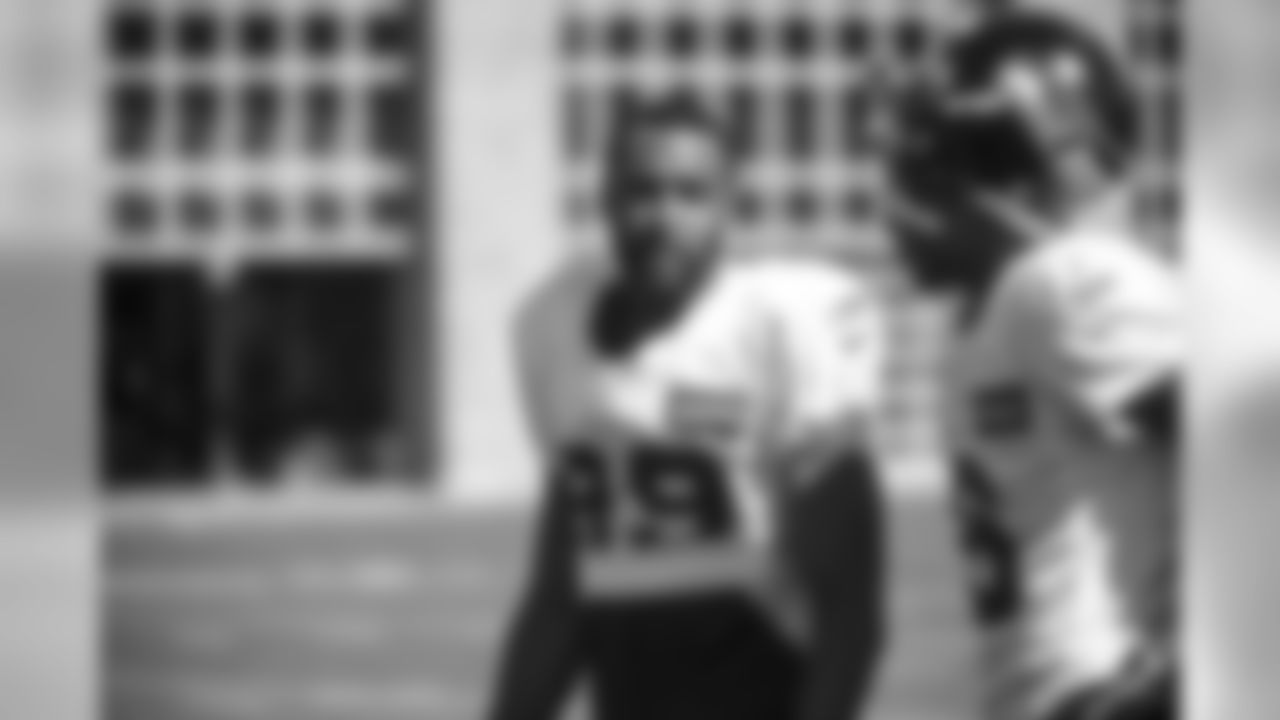 DE Dwight Freeney