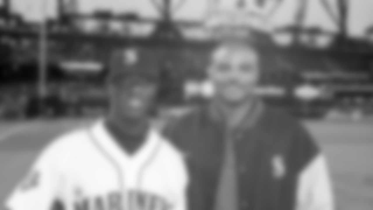 Mariners-First-Pitches-20190101_08-54-58_2001-66-020