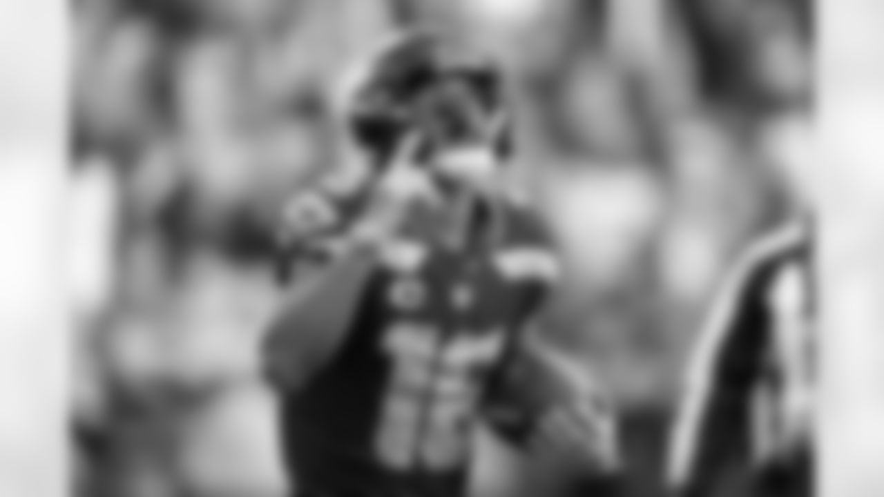 The best photos of Seahawks wide receiver Tyler Lockett from the 2022 season.