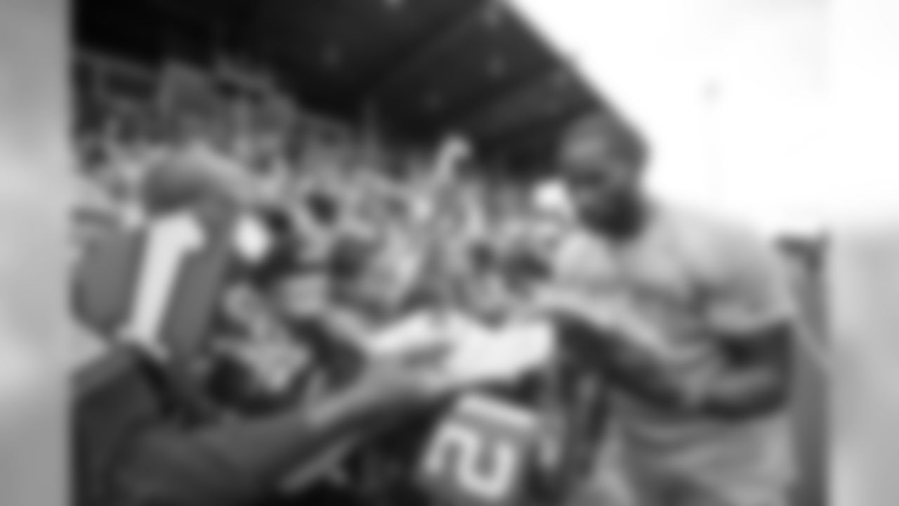 [December 16, 2001]: Seahawks 29- Cowboys 3Seattle Seahawks' Darrell Jackson (82) grabs a long fourth-quarter pass as Dallas Cowboys' Darren Woodson defends, Sunday, Dec. 16, 2001, in Seattle. The Seahawks scored on the next play and won, 29-3. (AP Photo/Elaine Thompson)