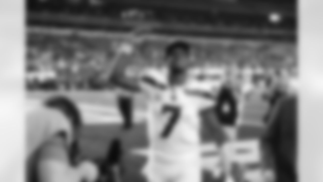 Seahawks-Postgame-Celebration-Week-4-Giants-20231002_23-22-16_033128