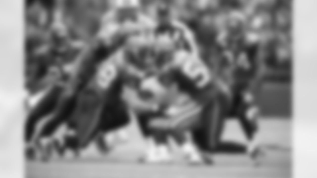 The front seven slows down Chris Johnson