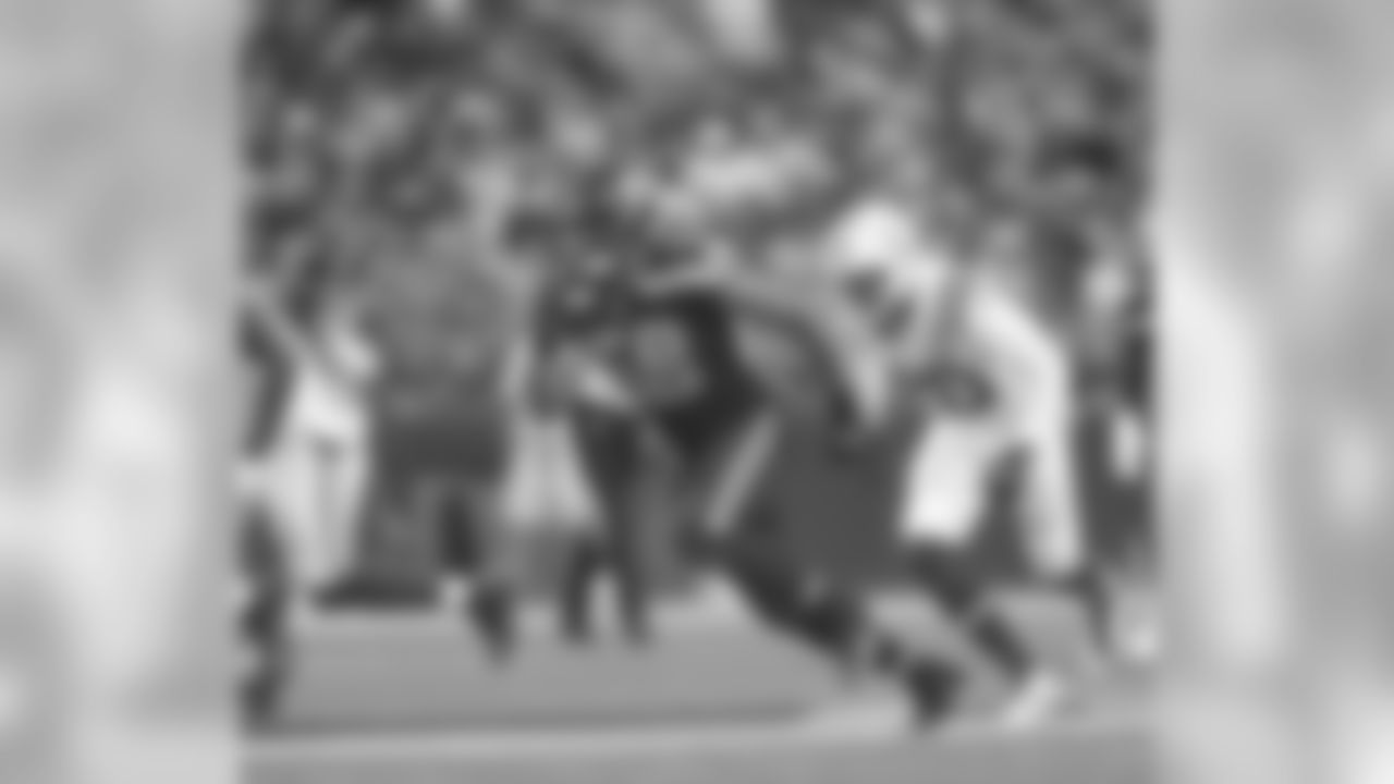 LB Austin Calitro