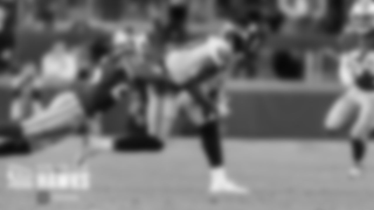 SeattleÕs Josh Gordon makes another key third down catch and a 14-yard gain, this time with 49ers cornerback Richard Sherman in coverage.