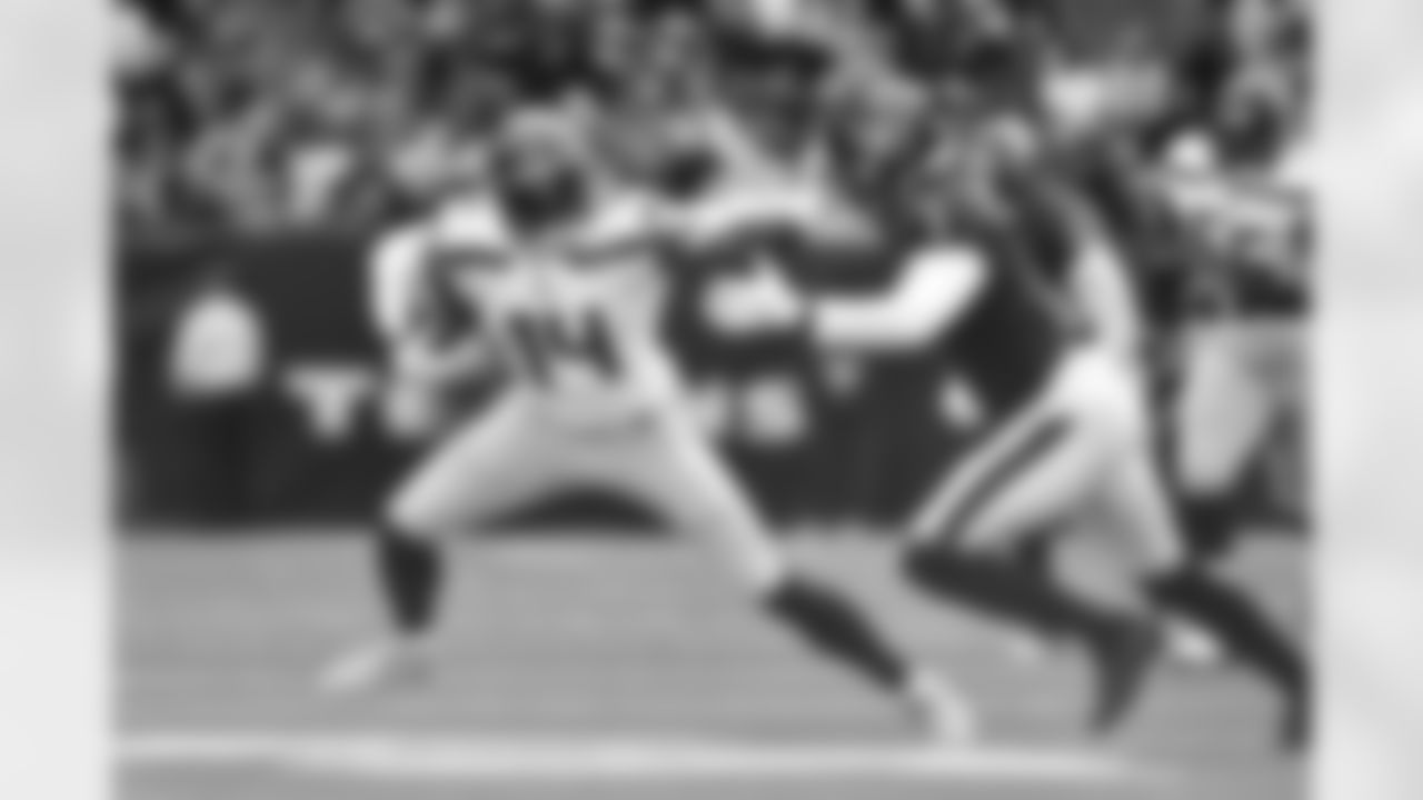 Some of the best photos of Seahawks wide receiver DK Metcalf taken during the 2021 season.