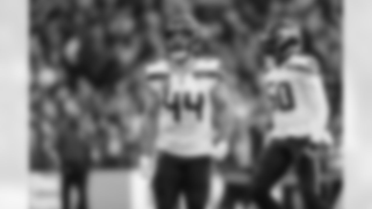 The best photos of Seahawks linebacker Nick Bellore from the 2022 season.
