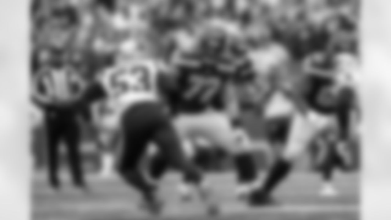Seahawks tackle Abraham Lucas (72)