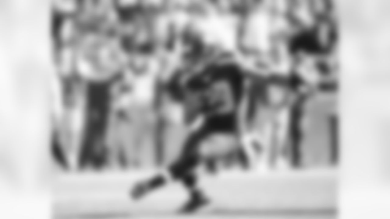 Seattle Seahawks vs Tennessee Titans; Russell Wilson