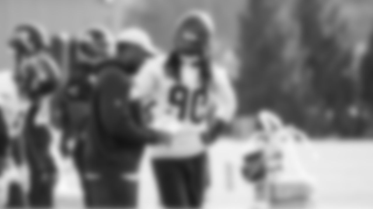 DE Jadeveon Clowney